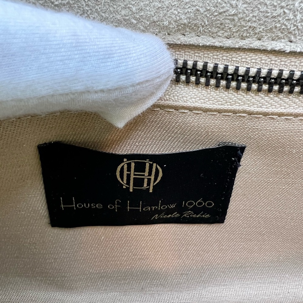 HOUSE OF HARLOW CLUTCH, MADE IN ITALY, BEIGE LEATHER, VERSATILE, UNIQUE DESIGN - Picture 8 of 15